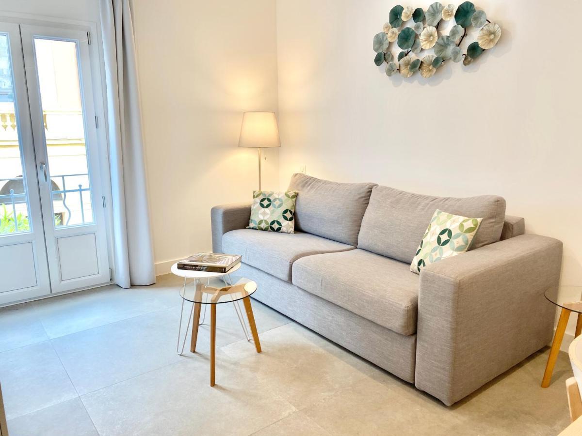 Republique Appartements ม็องตง ภายนอก รูปภาพ