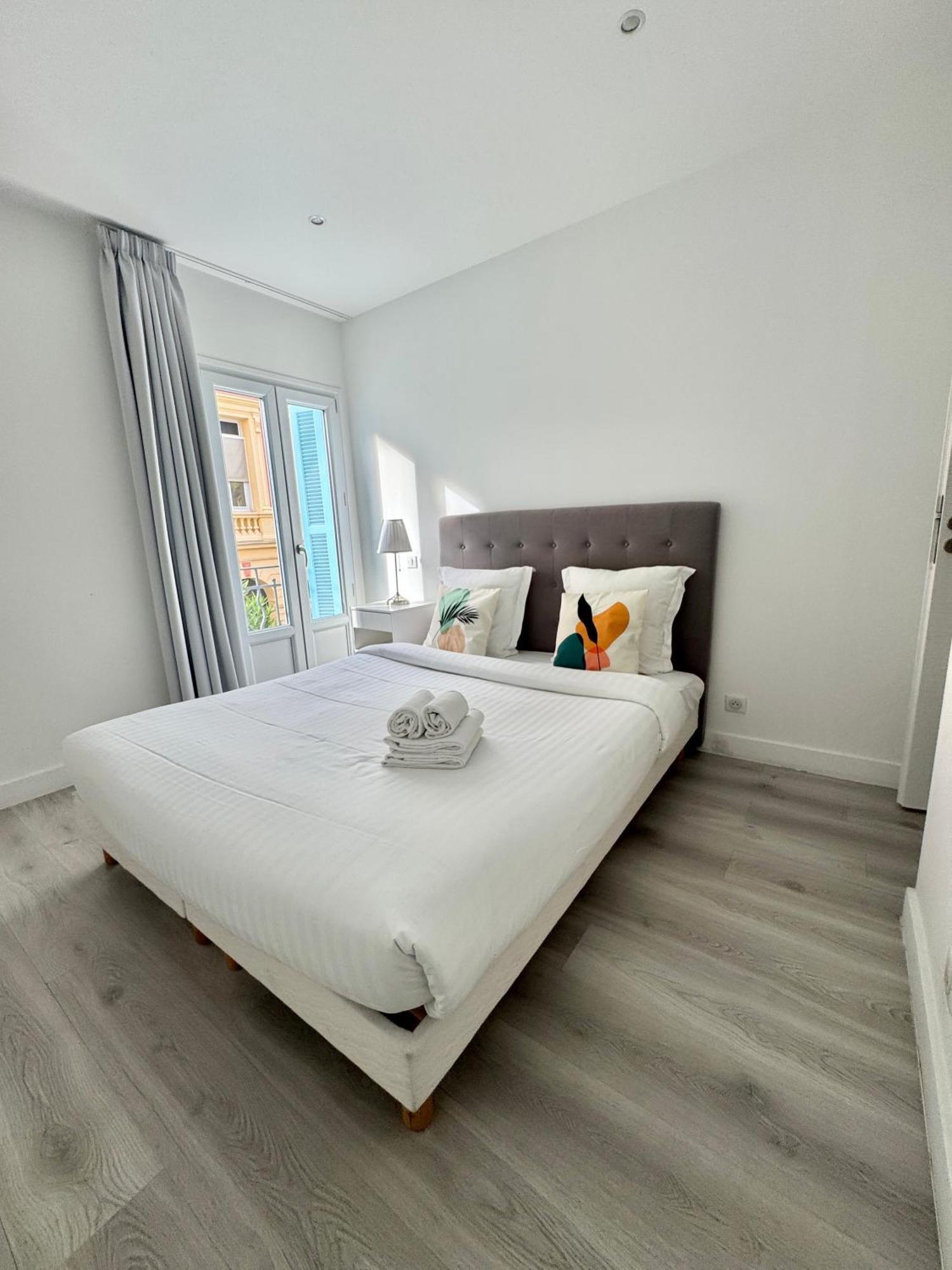 Republique Appartements ม็องตง ภายนอก รูปภาพ
