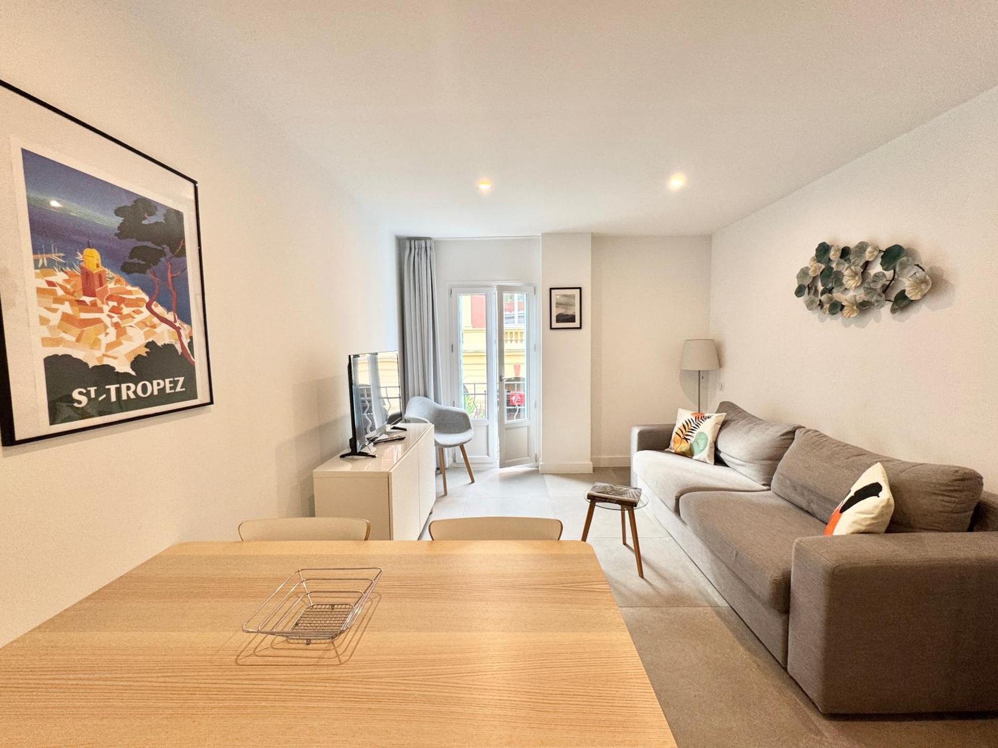 Republique Appartements ม็องตง ภายนอก รูปภาพ