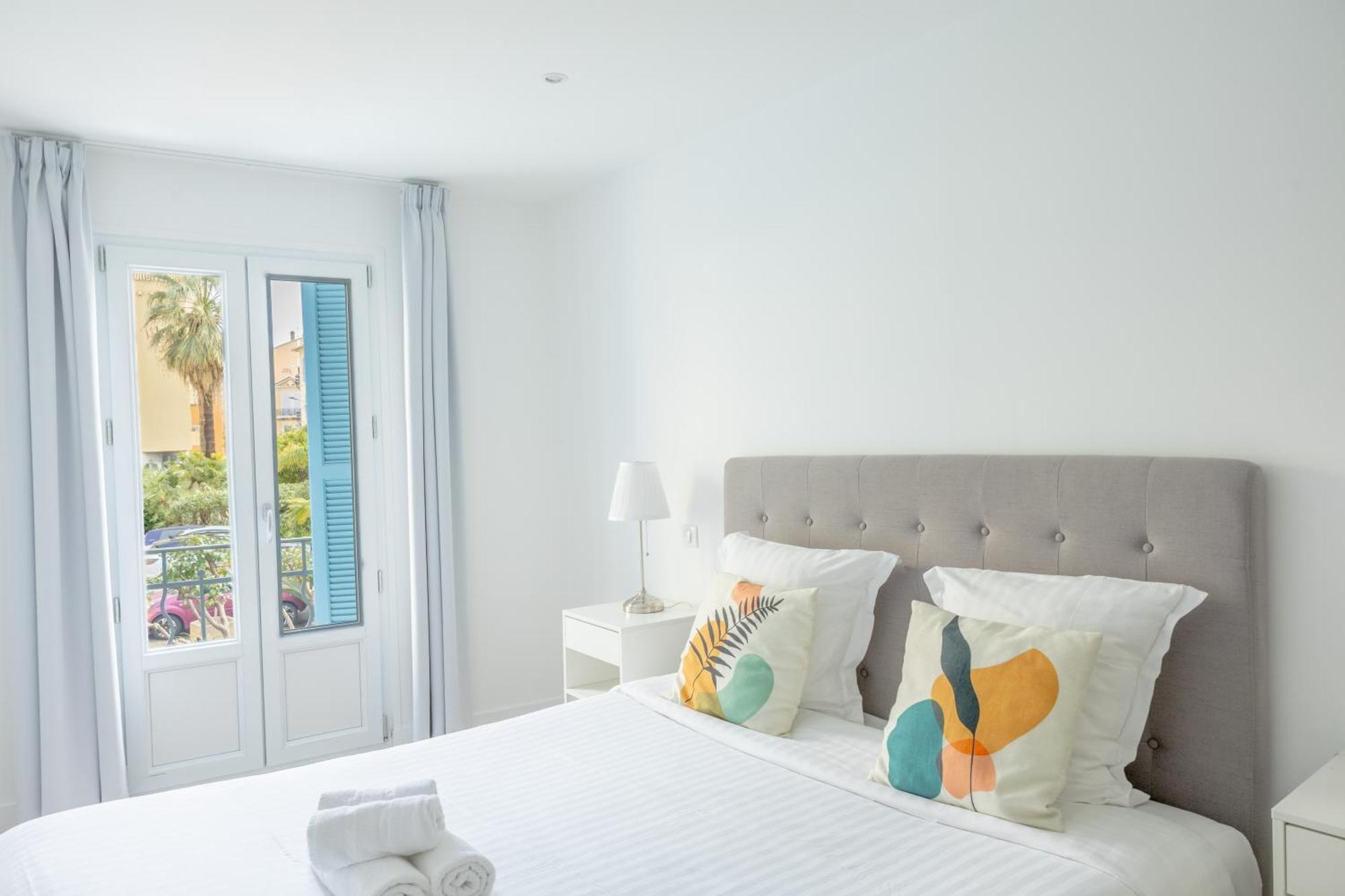 Republique Appartements ม็องตง ภายนอก รูปภาพ