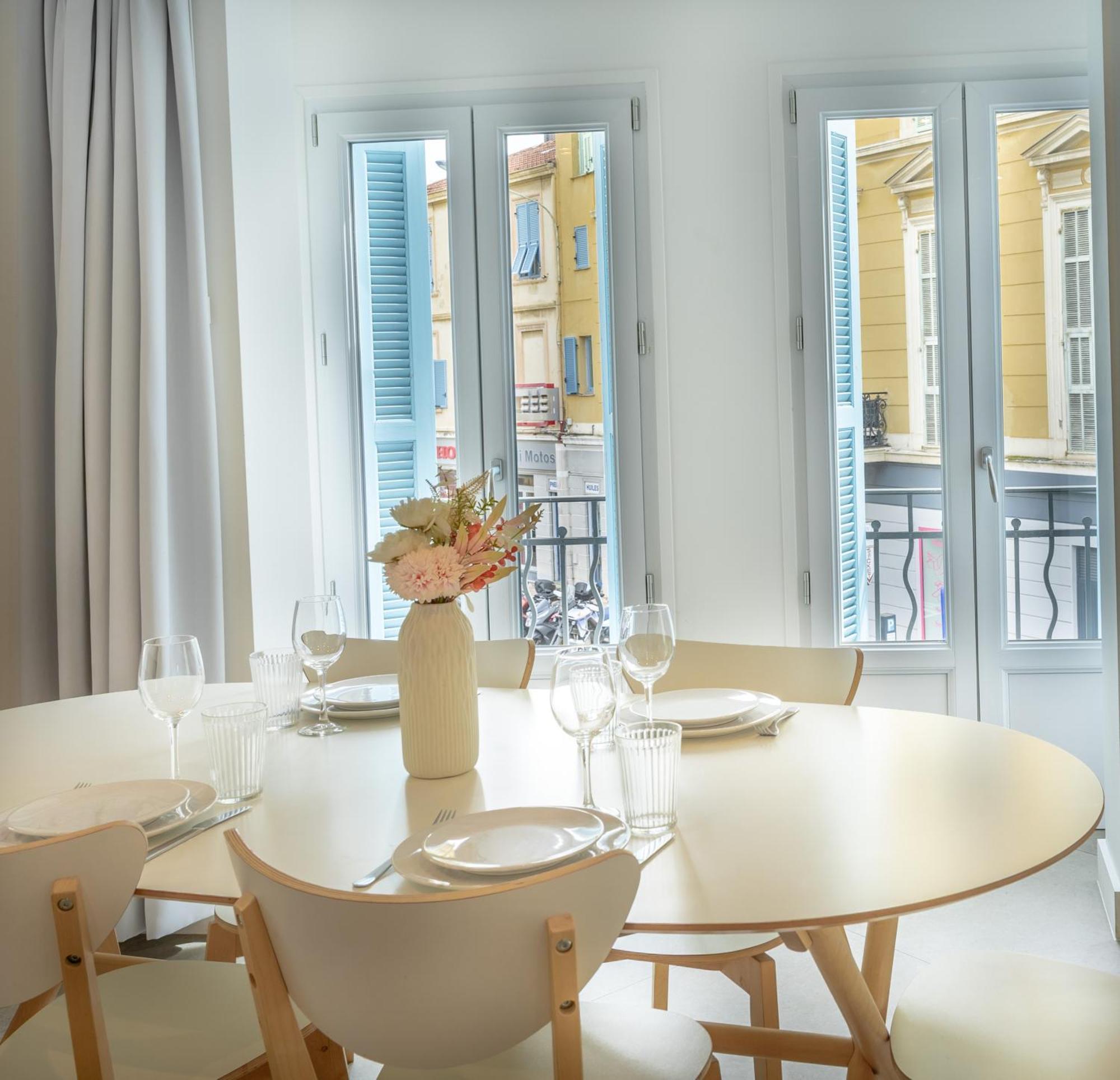 Republique Appartements ม็องตง ภายนอก รูปภาพ